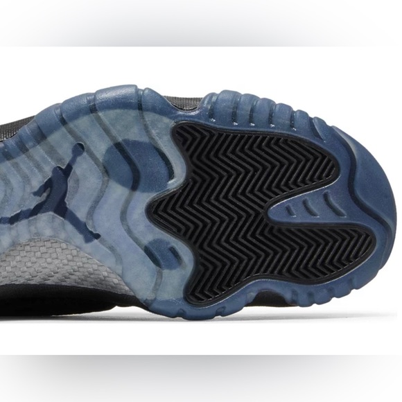 Jordan futures low - Picture 5 of 10